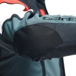 DAINESE Carve Master 3 Gore-Tex Negro /ébano / Rojo-lava 8 DAINESE Carve Master 3 Gore-Tex Negro /ébano / Rojo-lava -Motopasion Ventas dainese carve master 3 gore tex negro ebano rojo lava 3