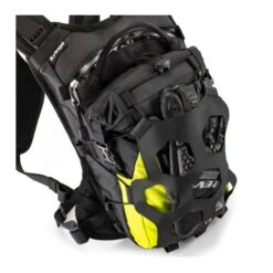 KRIEGA Trail 9 Adventure Amarillo Flúor -Motopasion Ventas kriega trail 9 adventure backpack amarillo fluor 4